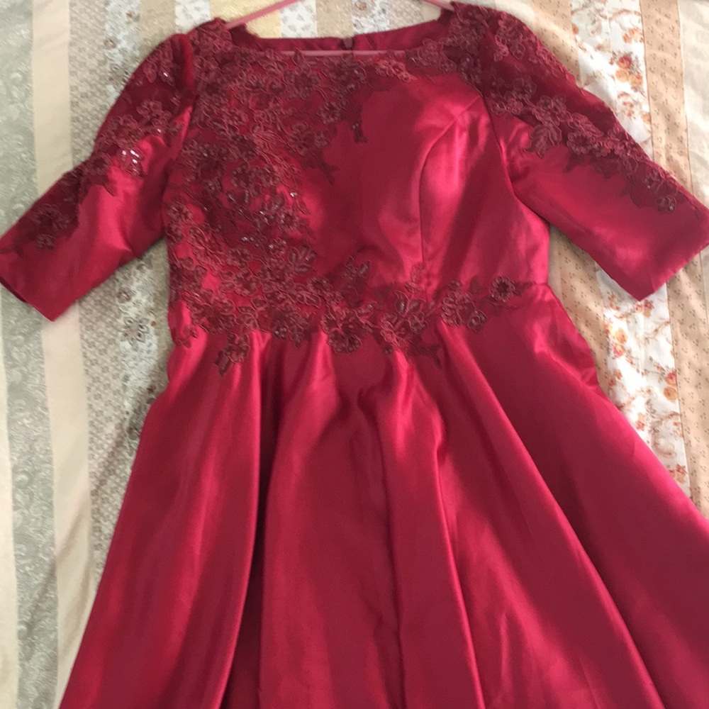 NWT JJ House burgundy formal Dress